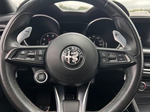Used 2022 Alfa Romeo Stelvio Veloce AWD/4WD image 21
