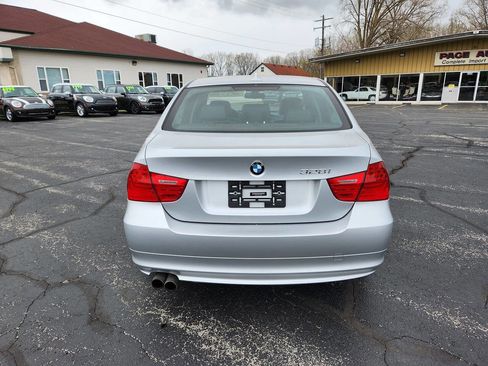 Used 2011 BMW 328i xDrive Sedan AWD/4WD image 4