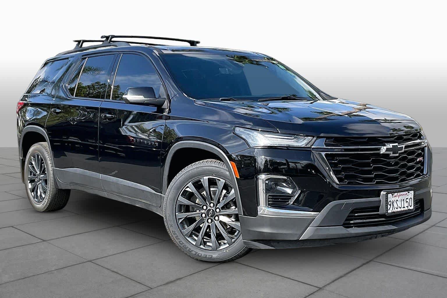 Used 2023 Chevrolet Traverse RS AWD/4WD image 2