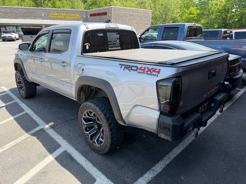Used 2021 Toyota Tacoma TRD Off-Road w/ Technology Package image 6