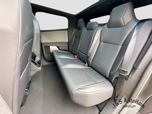 Used 2024 Tesla Cybertruck AWD Crew Cab image 28