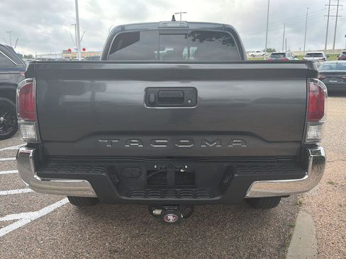 Used 2023 Toyota Tacoma TRD Off-Road AWD/4WD image 4