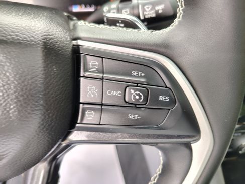 Certified 2023 Jeep Grand Cherokee Altitude image 34