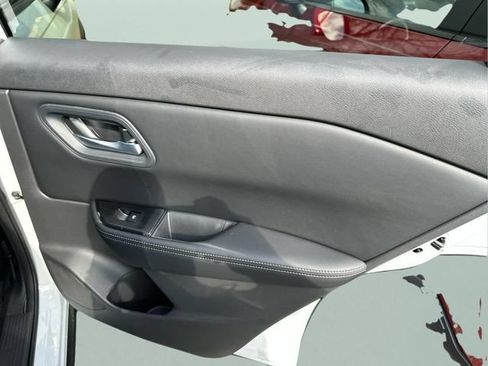 Certified 2025 Nissan Rogue SV AWD/4WD image 20