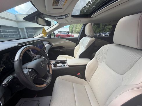 Used 2024 Lexus RX 350 Premium w/ Accessory Package (Z1) AWD/4WD image 2