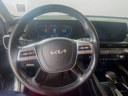 Used 2024 Kia Telluride LX FWD image 12
