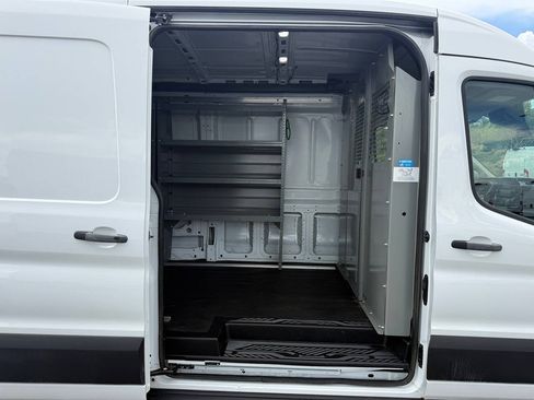 Used 2024 Ford Transit 250 148 Medium Roof RWD image 23