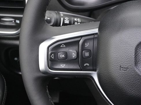 Used 2025 RAM 2500 Laramie AWD/4WD image 25