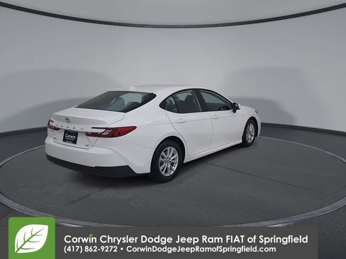 Used 2026 Toyota Camry LE FWD image 14