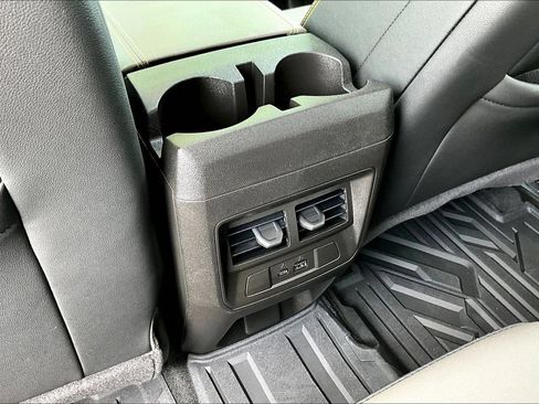 Used 2025 Chevrolet Colorado ZR2 w/ Technology Package AWD/4WD image 13
