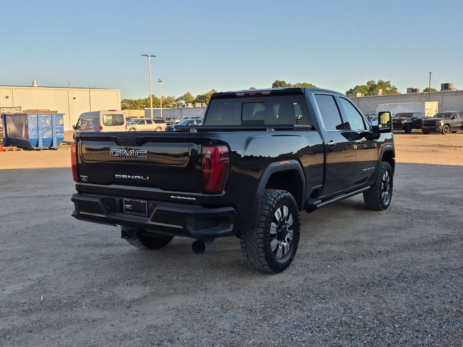 Used 2025 GMC Sierra 2500 Denali w/ Denali Reserve Package AWD/4WD image 6
