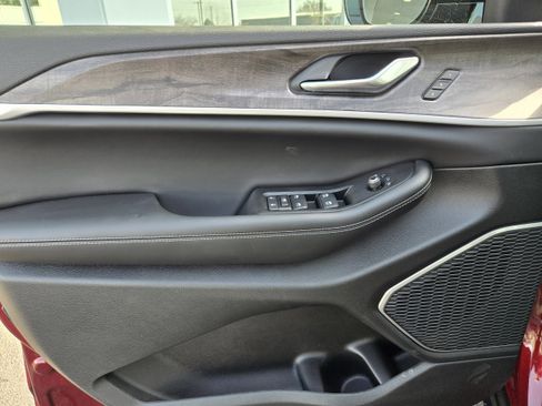 New 2026 Jeep Grand Cherokee L Limited image 12