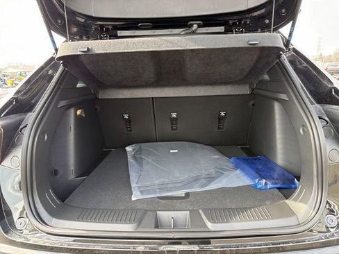 New 2026 Chevrolet Trax RS w/ Sunroof Package image 17