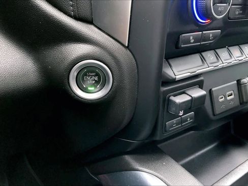 Certified 2022 Chevrolet Silverado 1500 LT Trail Boss w/ Convenience Package II image 33