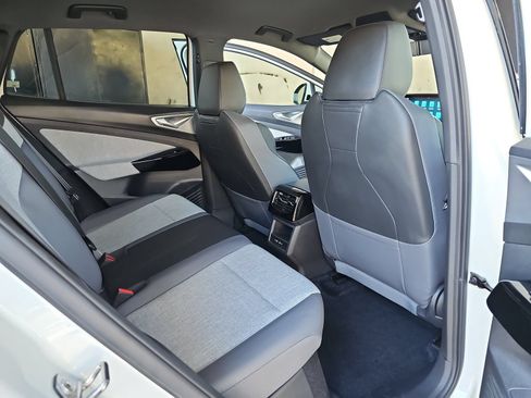 Used 2023 Volkswagen ID.4 Pro RWD image 14