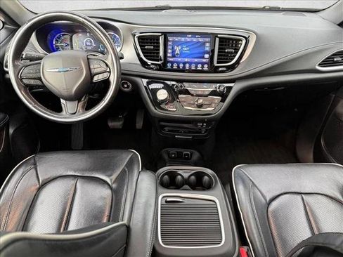Used 2020 Chrysler Pacifica Limited w/ Advanced Safetytec Group FWD image 15