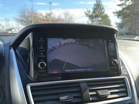 Used 2018 Mitsubishi Eclipse Cross ES FWD image 15
