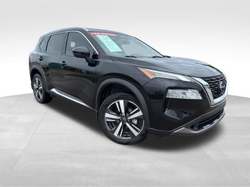 Used 2023 Nissan Rogue SL FWD image 2