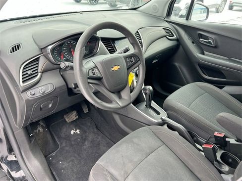 Used 2022 Chevrolet Trax LS w/ Tint and Cruise Package image 10