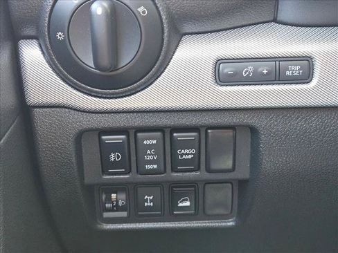 Used 2017 Nissan Titan PRO-4X AWD/4WD image 11
