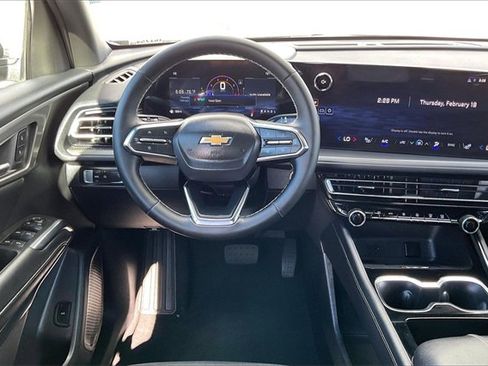 Used 2026 Chevrolet Traverse LT image 4