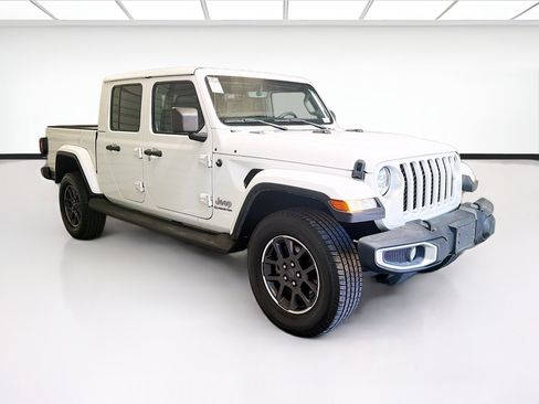 Used 2022 Jeep Gladiator Overland w/ Popular Equipment Package AWD/4WD image 3