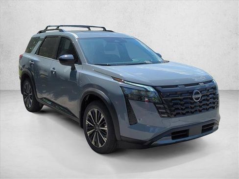 New 2026 Nissan Pathfinder Platinum FWD image 3