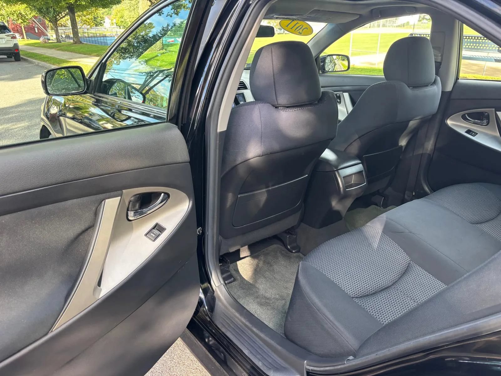 Used 2011 Toyota Camry SE w/ SE Extra-Value Pkg #1 FWD image 21