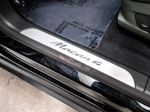 New 2026 Porsche Macan 4 Electric image 26