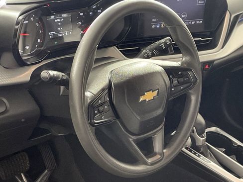 Used 2024 Chevrolet Trax LS w/ LS Convenience Package image 13