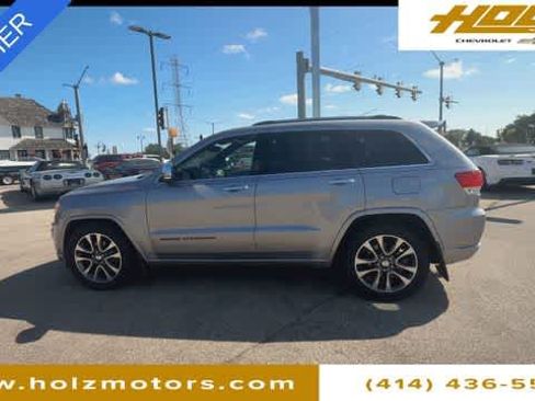 Used 2018 Jeep Grand Cherokee Overland AWD/4WD image 5