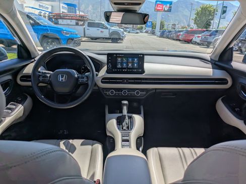 Used 2024 Honda HR-V EX-L image 30