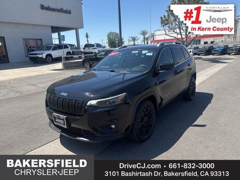 Used 2019 Jeep Cherokee Latitude w/ Popular Appearance Group FWD image 1