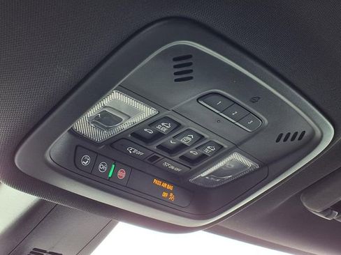 Used 2023 Chevrolet Traverse Premier w/ Redline Edition image 17