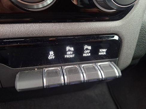 Used 2025 RAM 1500 Tradesman AWD/4WD image 23