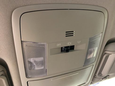 Used 2018 Toyota RAV4 LE image 28