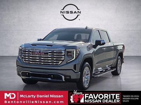 Used 2024 GMC Sierra 1500 Denali w/ Technology Package AWD/4WD image 2