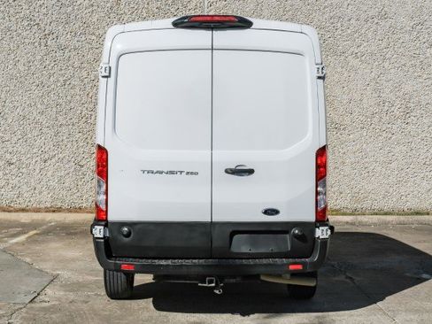 Used 2020 Ford Transit 250 Medium Roof image 11