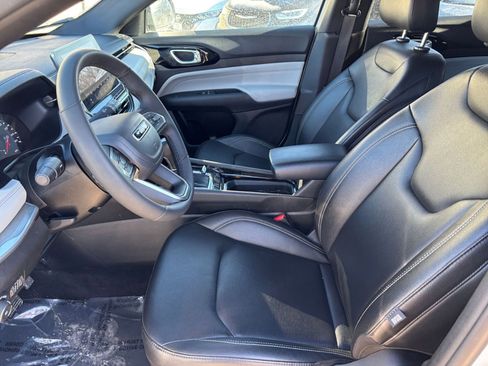 Used 2025 Jeep Compass Limited image 29