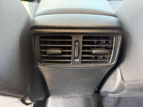 Used 2019 Nissan Rogue SV FWD image 22
