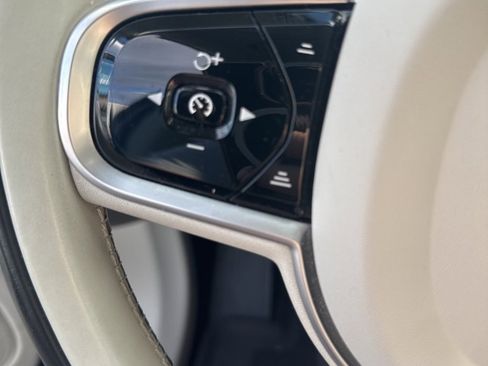 Used 2020 Volvo XC60 T5 Inscription w/ Protection Package Premier image 10