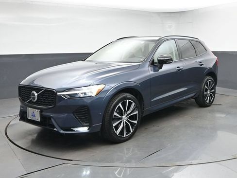 Used 2024 Volvo XC60 B5 Plus w/ Protection Package Premier AWD/4WD image 4
