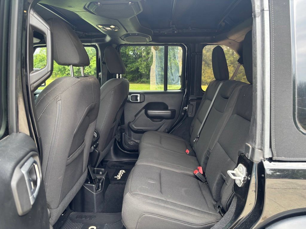 Used 2019 Jeep Wrangler Unlimited Sport S AWD/4WD image 16