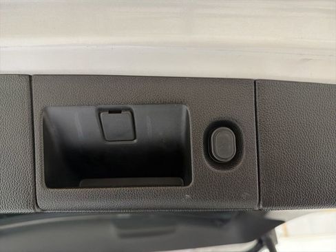 Used 2017 Cadillac Escalade ESV Luxury image 46