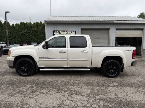 Used 2009 GMC Sierra 1500 SLT w/ White Diamond Edition AWD/4WD image 7