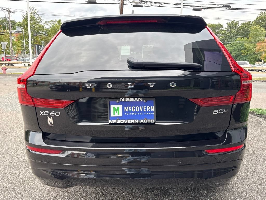 Used 2022 Volvo XC60 B5 Momentum AWD/4WD image 8