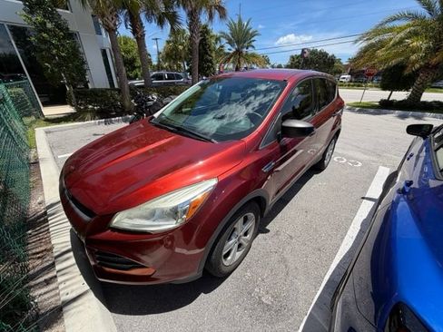 Used 2015 Ford Escape S FWD image 1