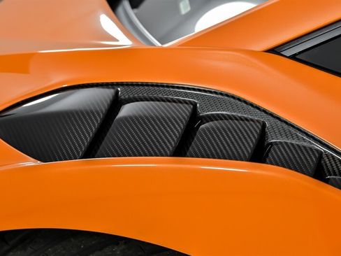 Used 2022 Lamborghini Huracan STO RWD image 6
