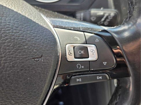 Used 2018 Volkswagen Tiguan SE FWD image 30