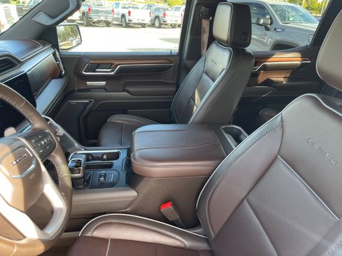 Used 2023 GMC Sierra 1500 Denali w/ Technology Package image 12